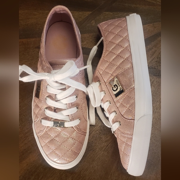 Guess Women's Quilted Pink Glitter Sneakers Size 8.5 - Picture 1 of 15